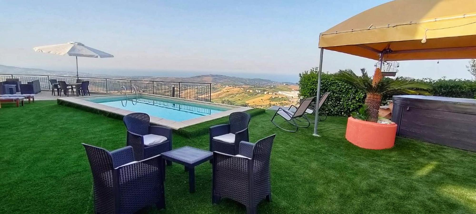 La Terrazza Motta Bed & Breakfast Atri Ngoại thất bức ảnh