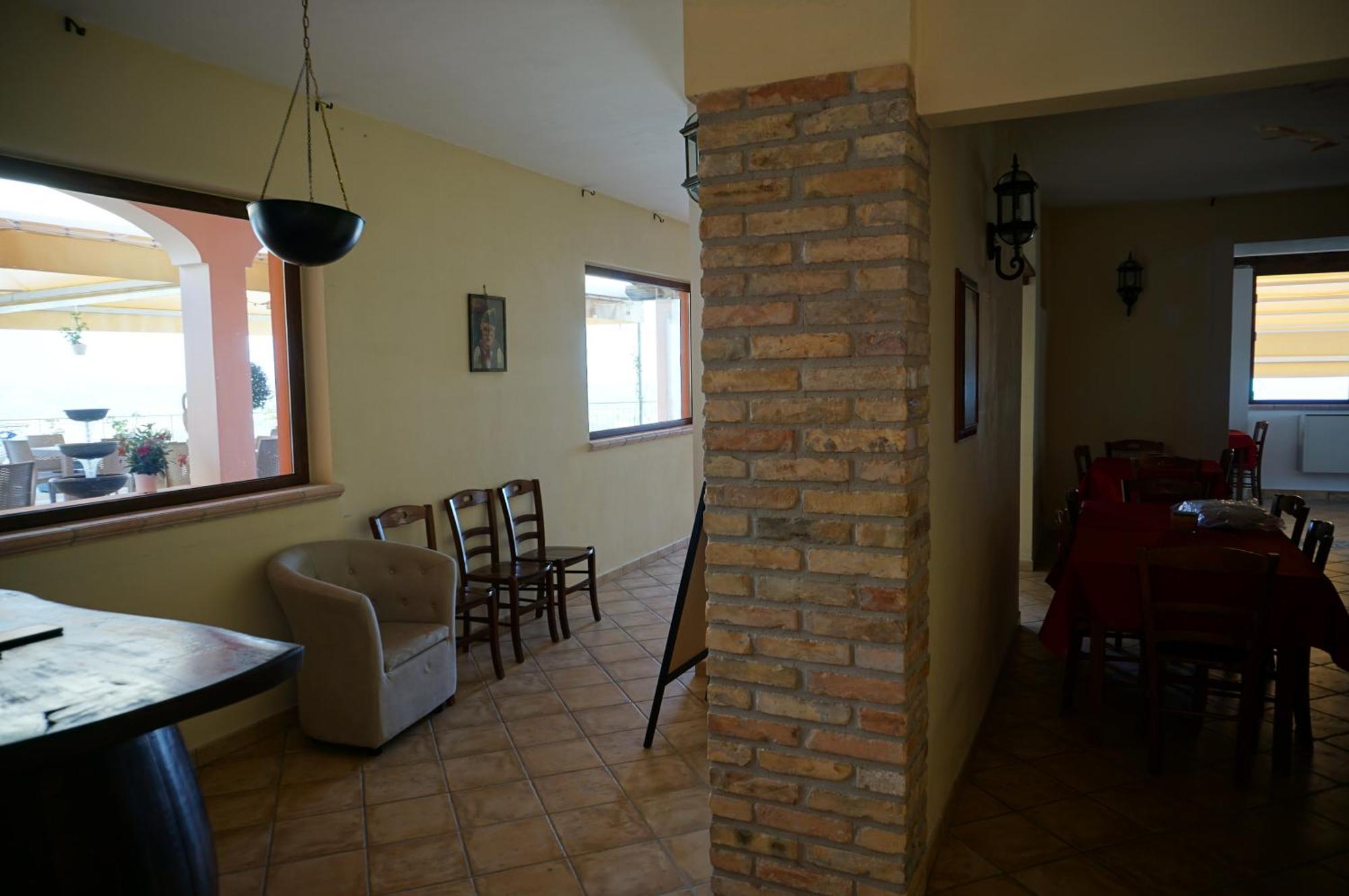 La Terrazza Motta Bed & Breakfast Atri Ngoại thất bức ảnh