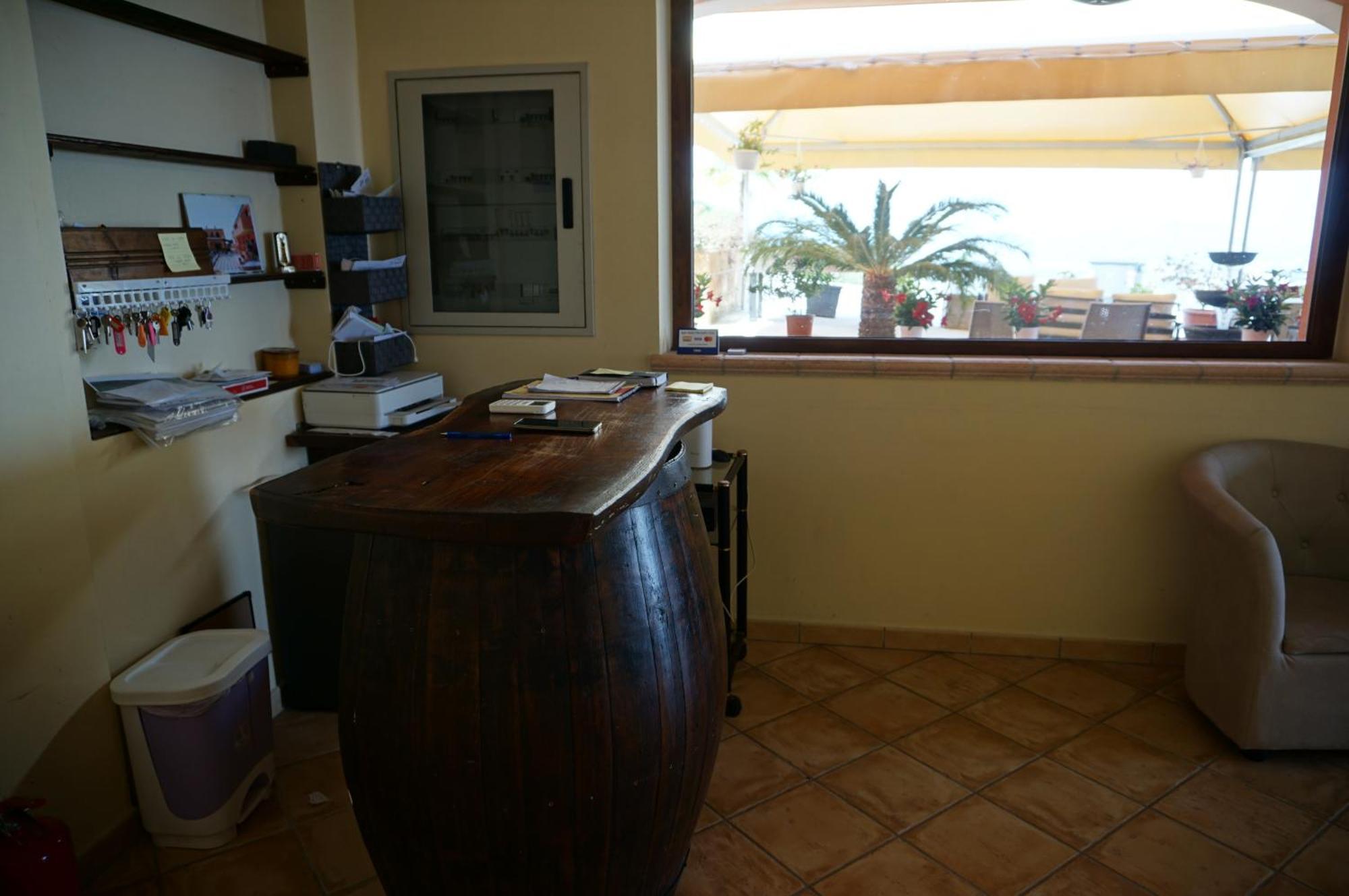 La Terrazza Motta Bed & Breakfast Atri Ngoại thất bức ảnh