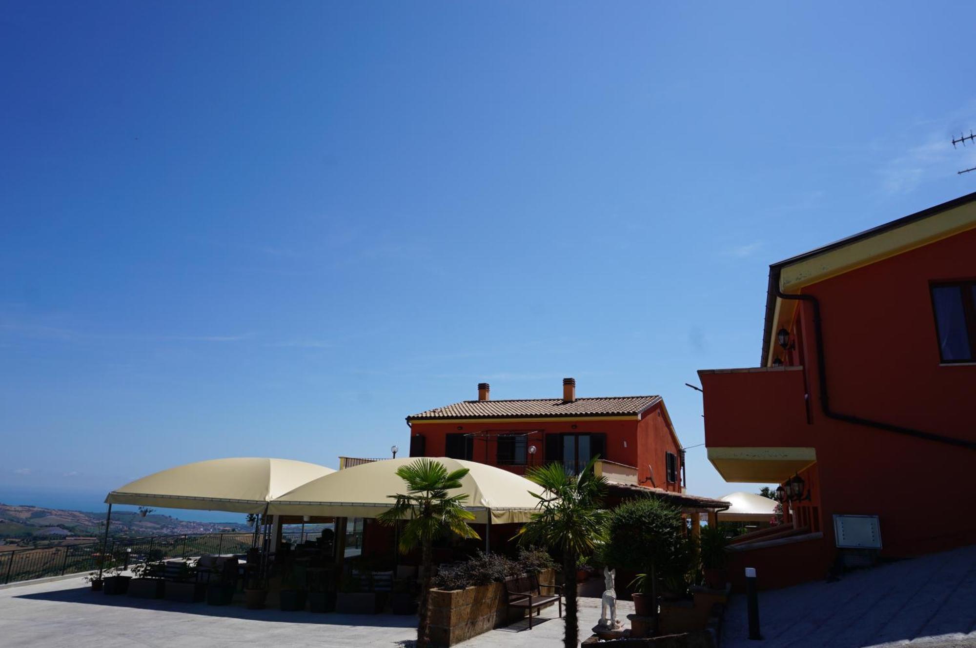 La Terrazza Motta Bed & Breakfast Atri Ngoại thất bức ảnh