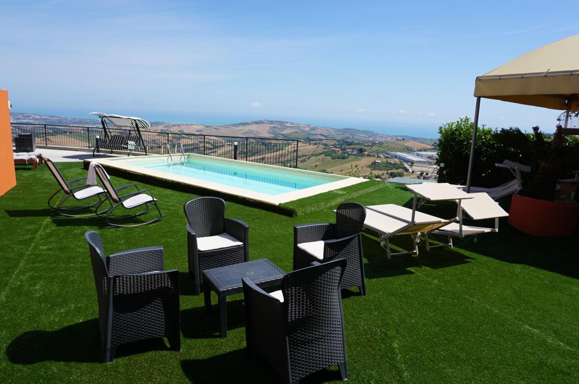 La Terrazza Motta Bed & Breakfast Atri Ngoại thất bức ảnh